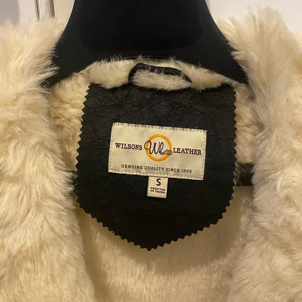 Genuine leather double breasted button jacket with faux fur lining - Picture 4 of 5